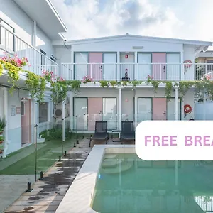 https://surf-inn-hostel.queenslandhotels.net